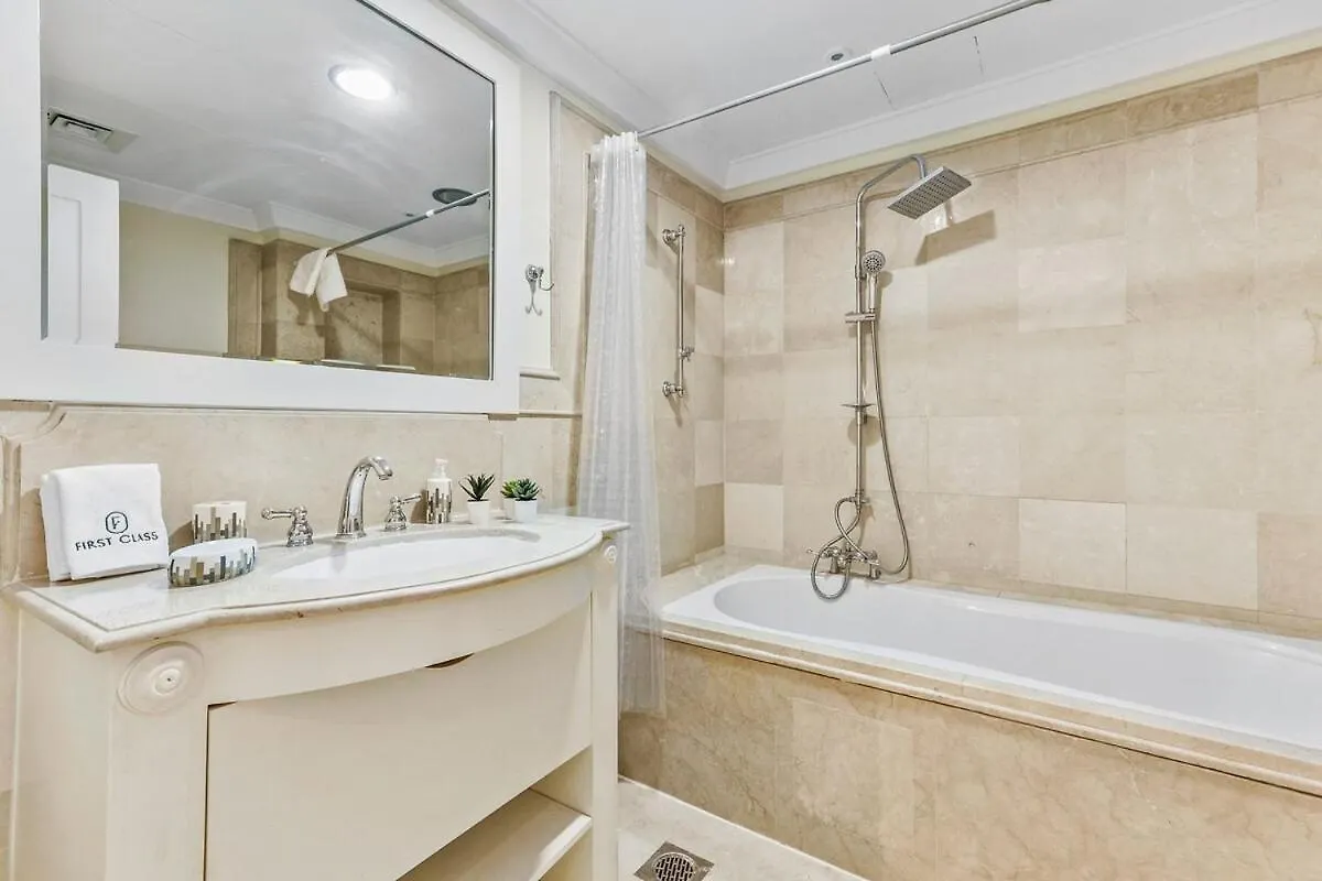 First Class Exceptional Penthouse Living In Jbr Dubai 0*,